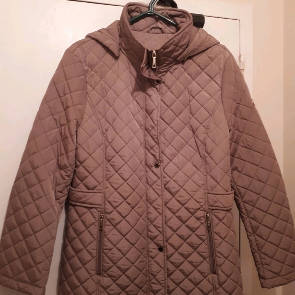 Calvin Klein XL Women's Classic Beige Diamond Quilted Coat with Side Tabs